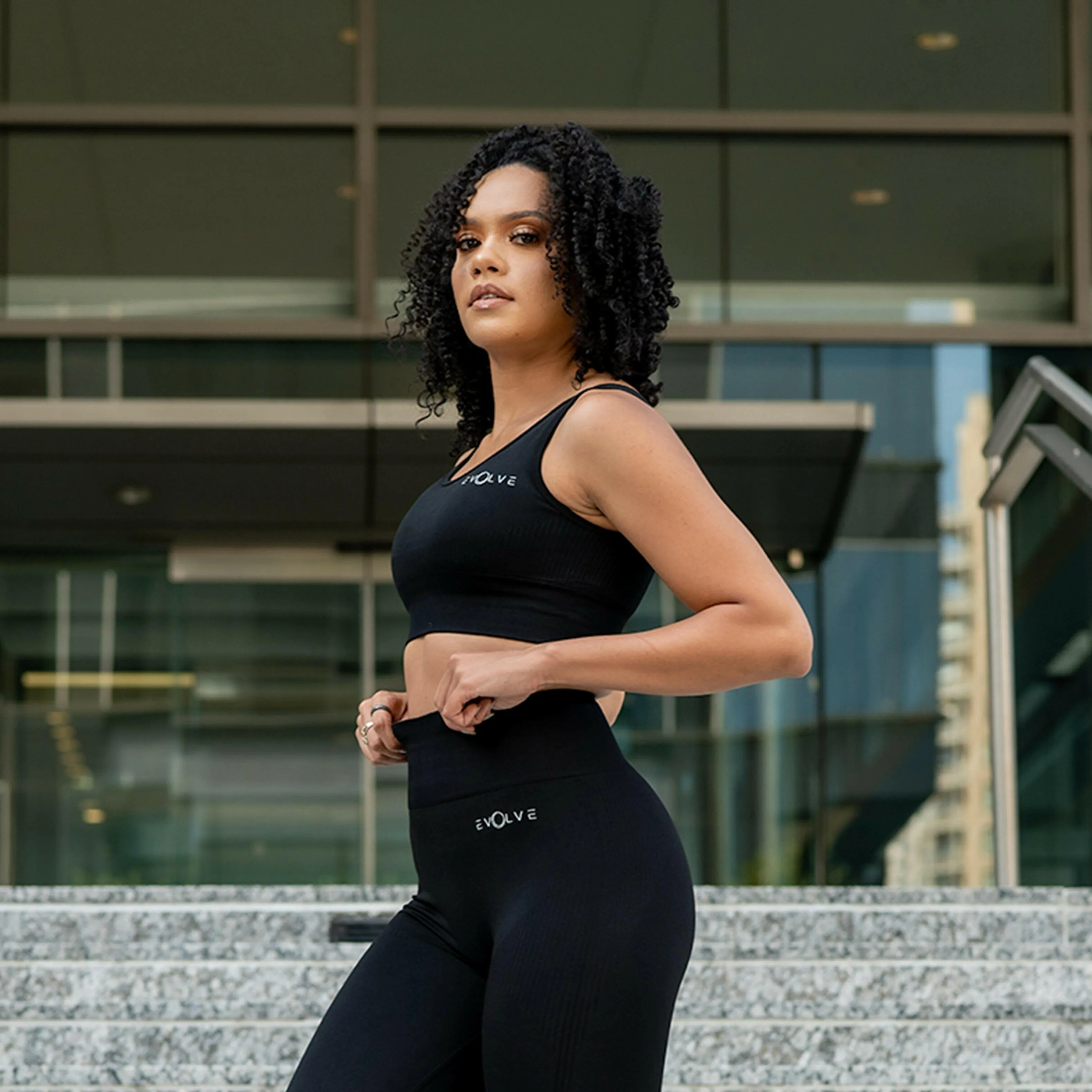 Elevate Seamless Sports Bra (Black)