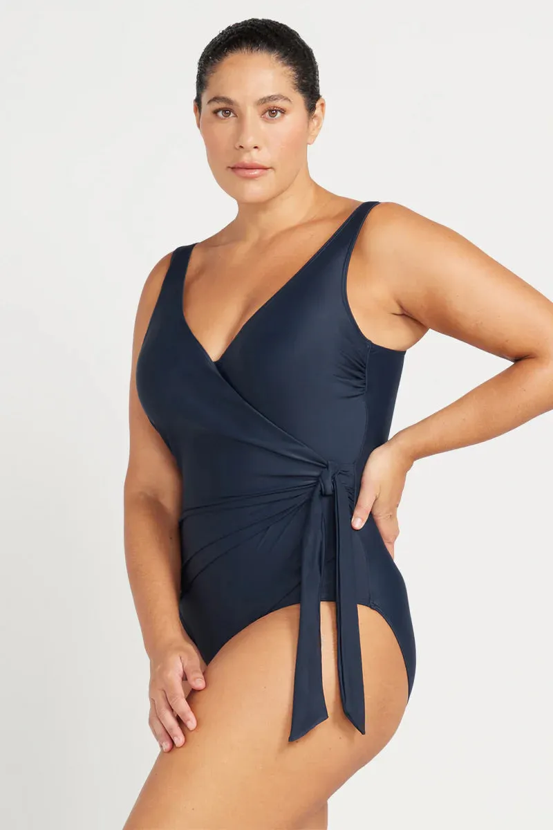 Hues Underwire Swimsuit In Navy - ArteSands