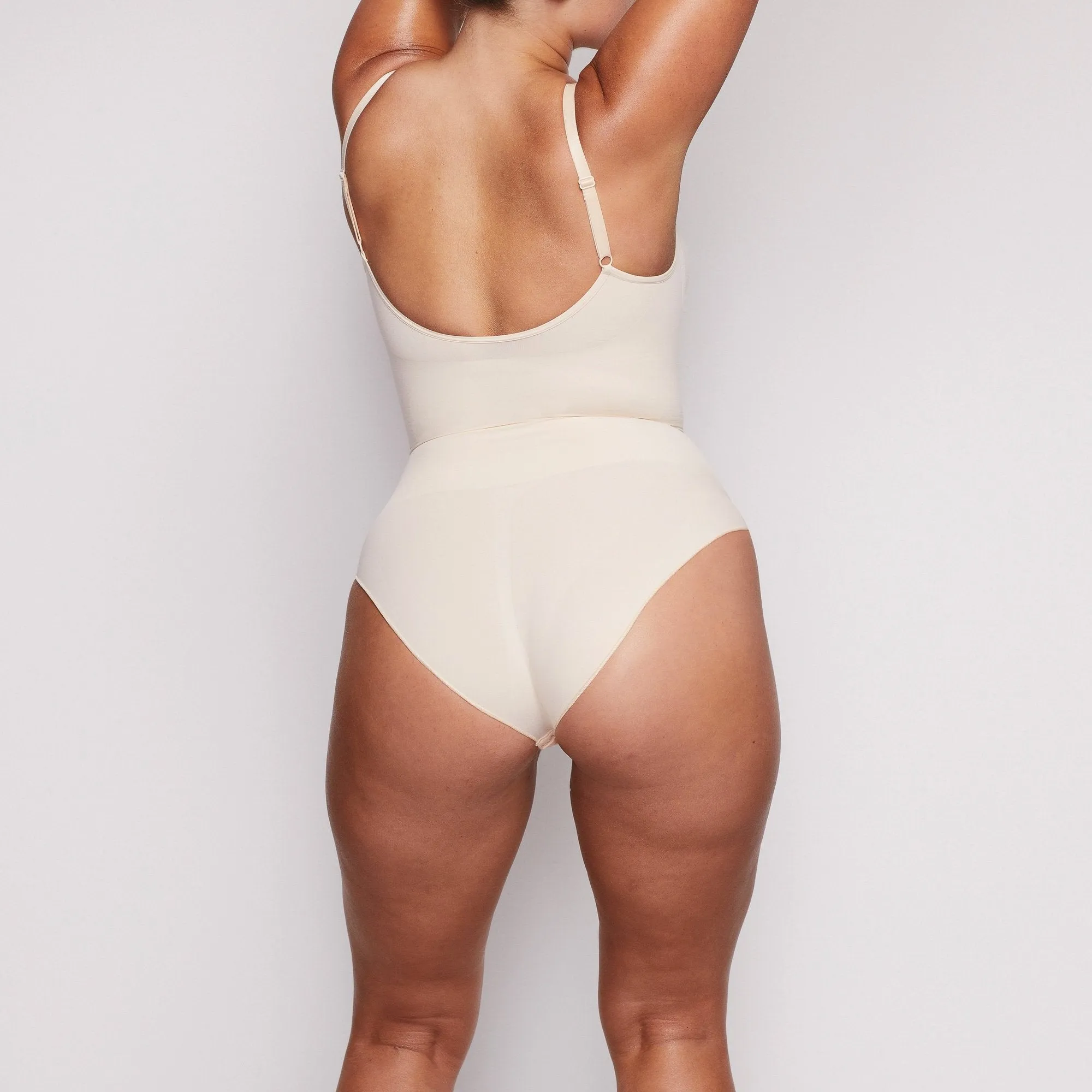 SCULPTING BODYSUIT W. SNAPS | SAND