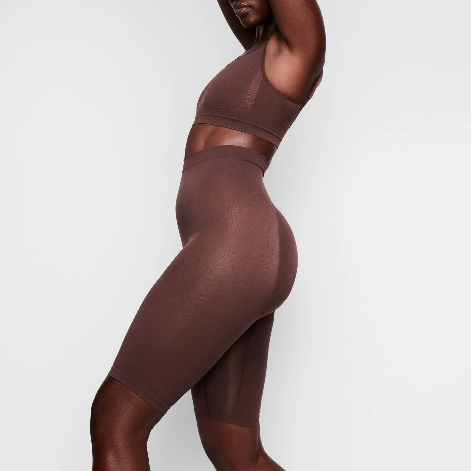 SCULPTING SHORT ABOVE THE KNEE W/ OPEN GUSSET | COCOA