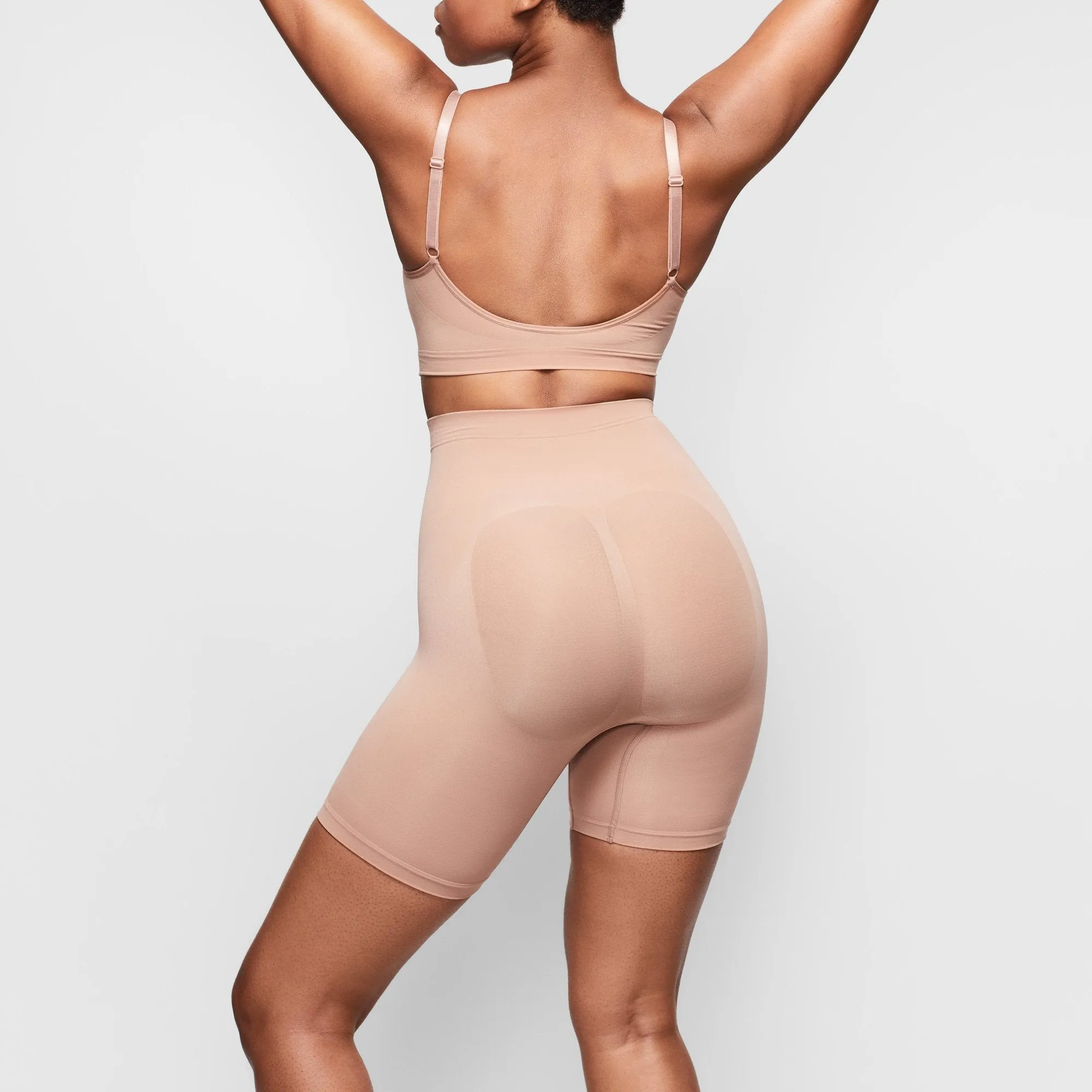 SCULPTING SHORT MID THIGH W/ OPEN GUSSET | SIENNA