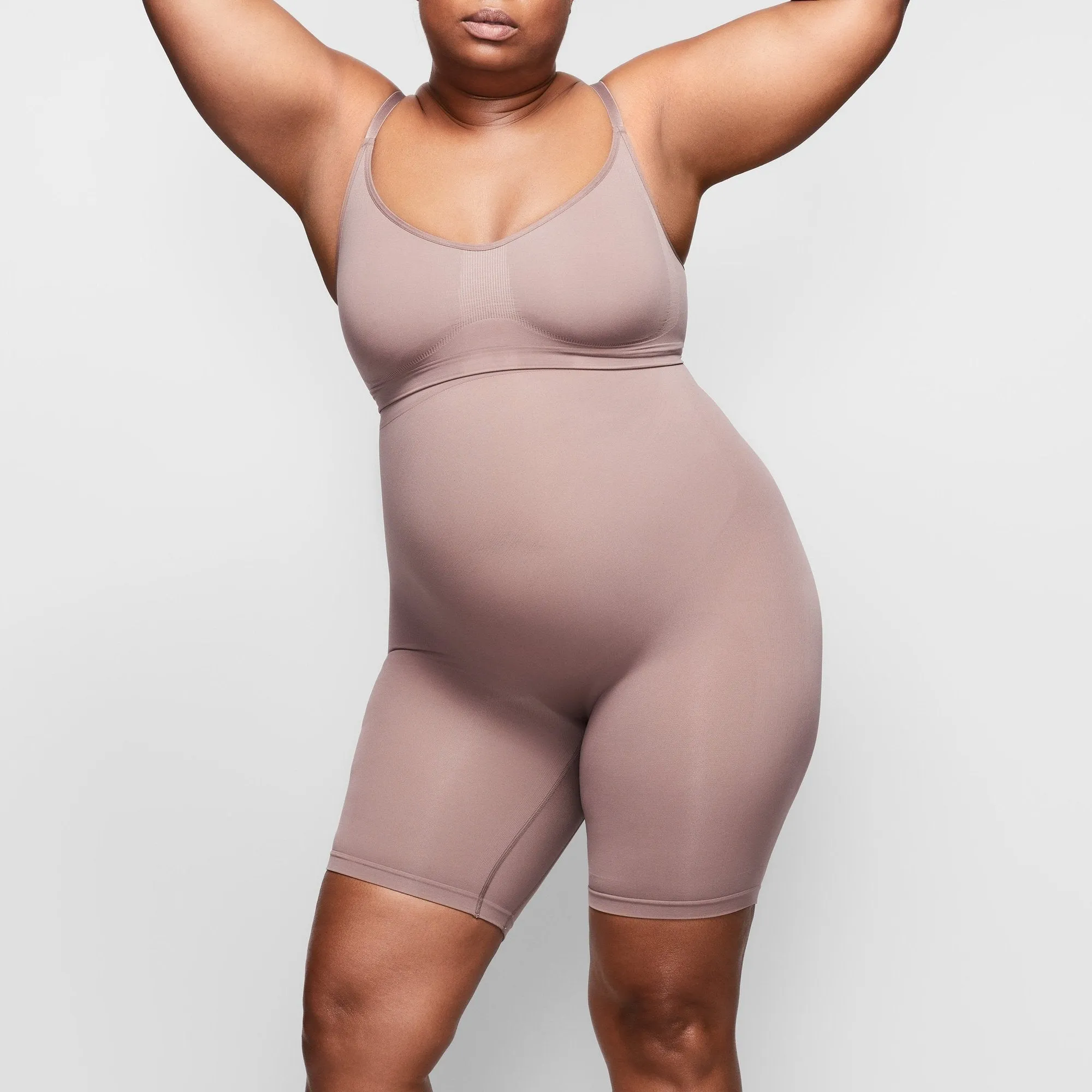 SCULPTING SHORT MID THIGH W/ OPEN GUSSET | UMBER