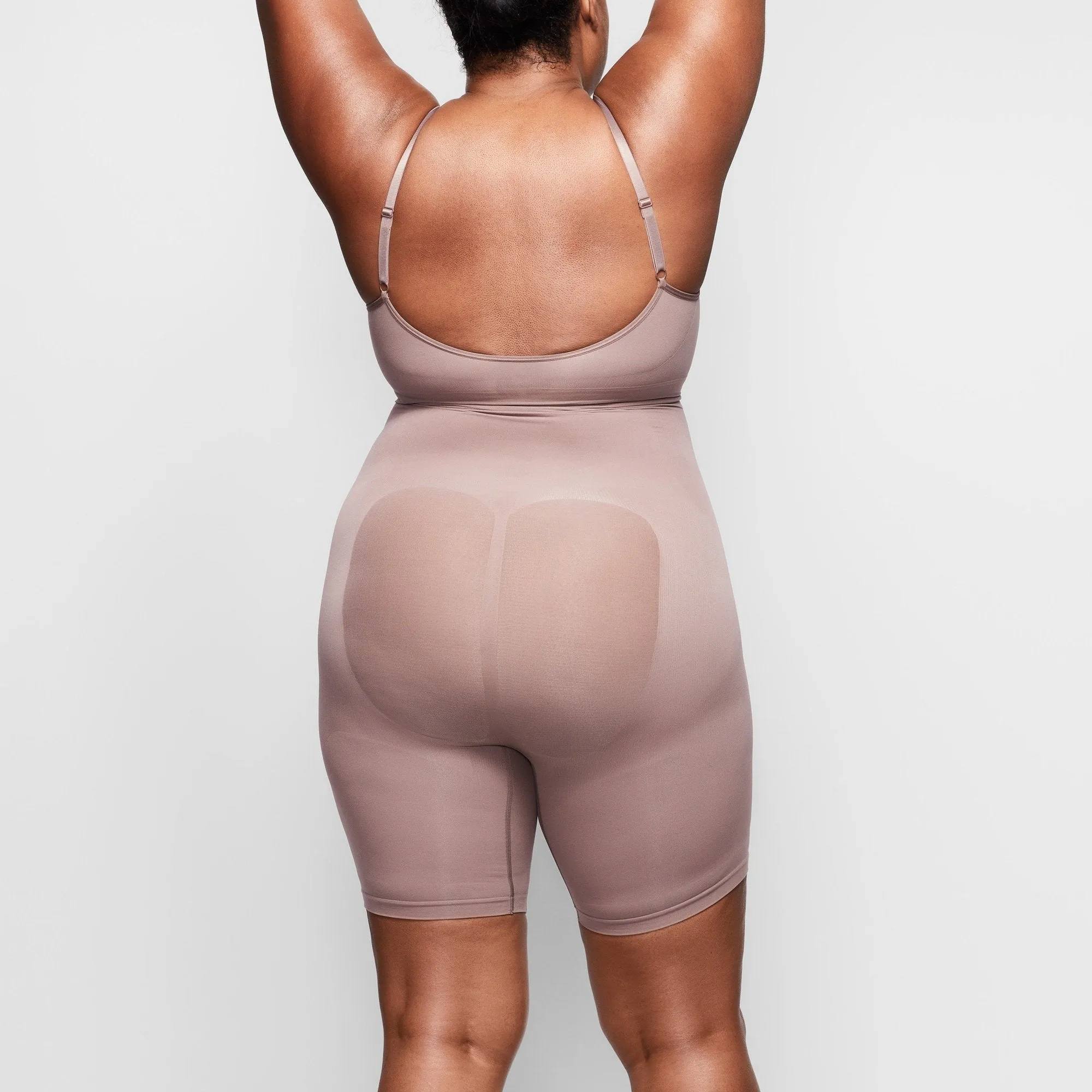 SCULPTING SHORT MID THIGH W/ OPEN GUSSET | UMBER