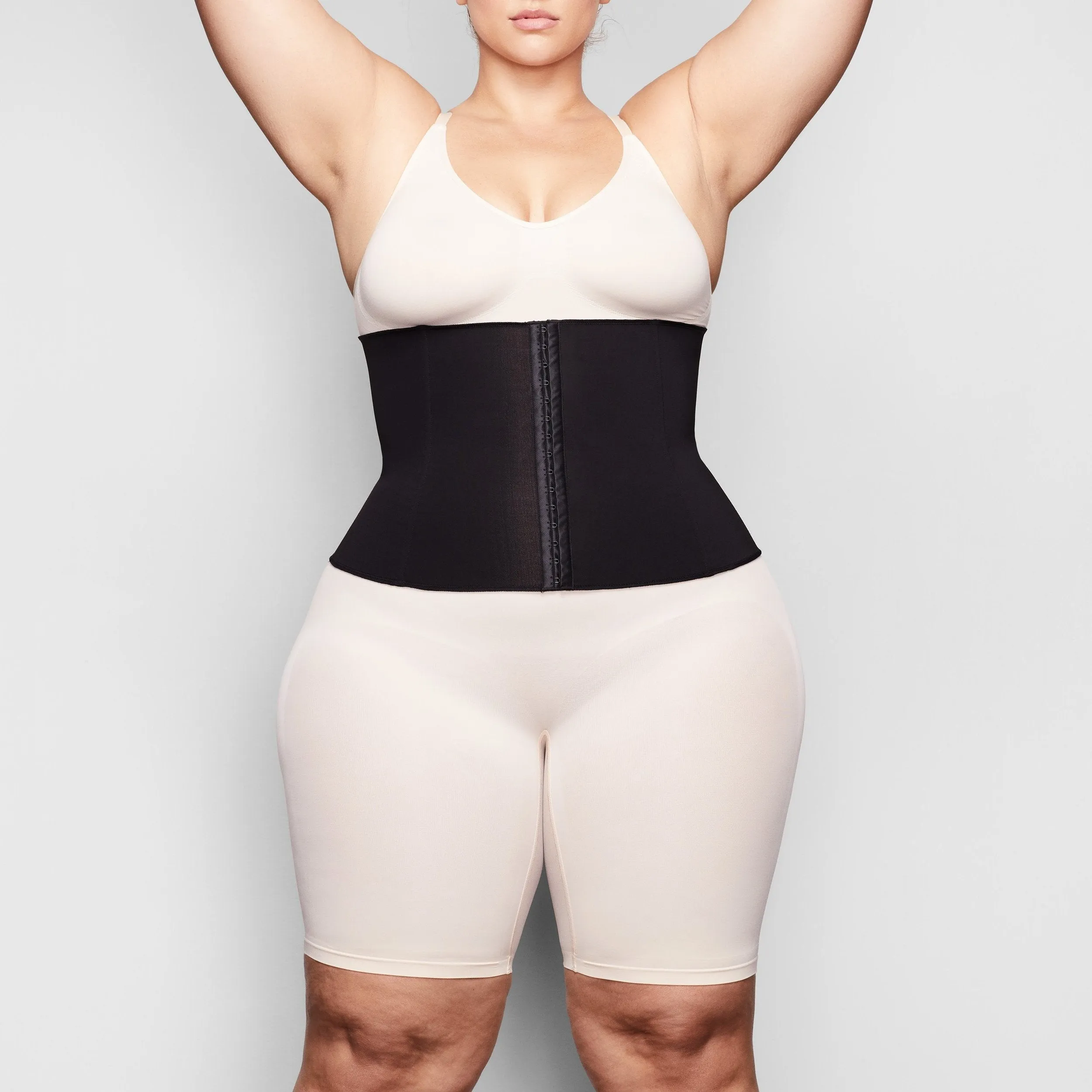 WAIST TRAINER WITH A LARGE TITLE | ONYX