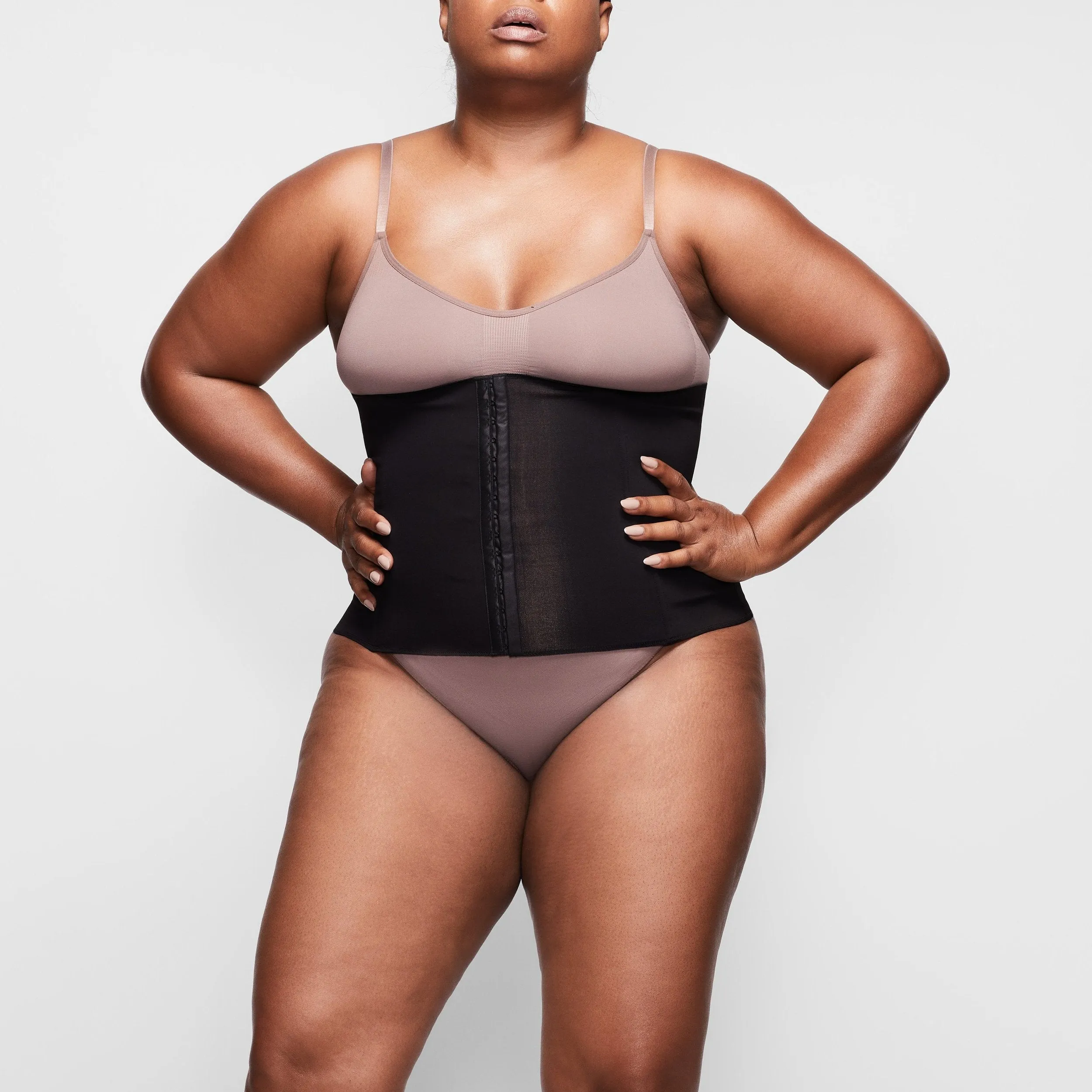 WAIST TRAINER WITH A LARGE TITLE | ONYX